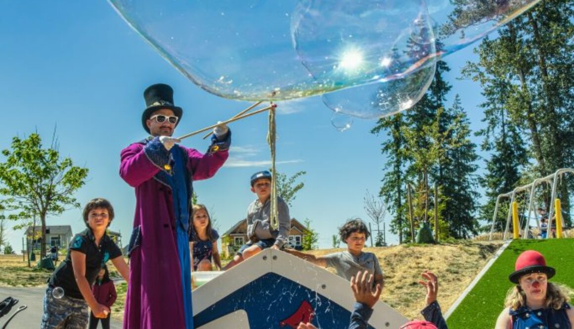 Lone Tree Photo Bubble Performers