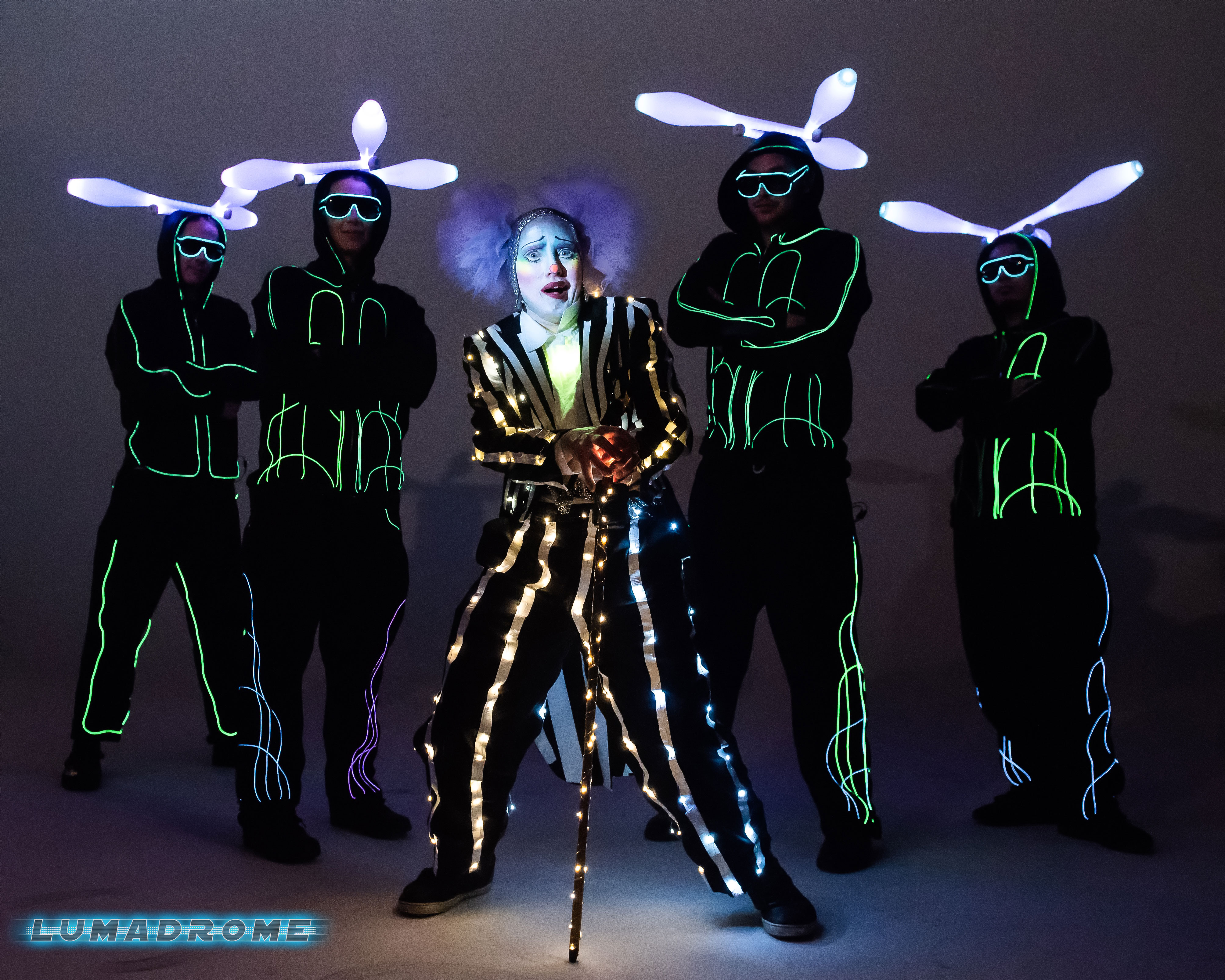 ROBOT CIRCUS – Experience LED Robots!
