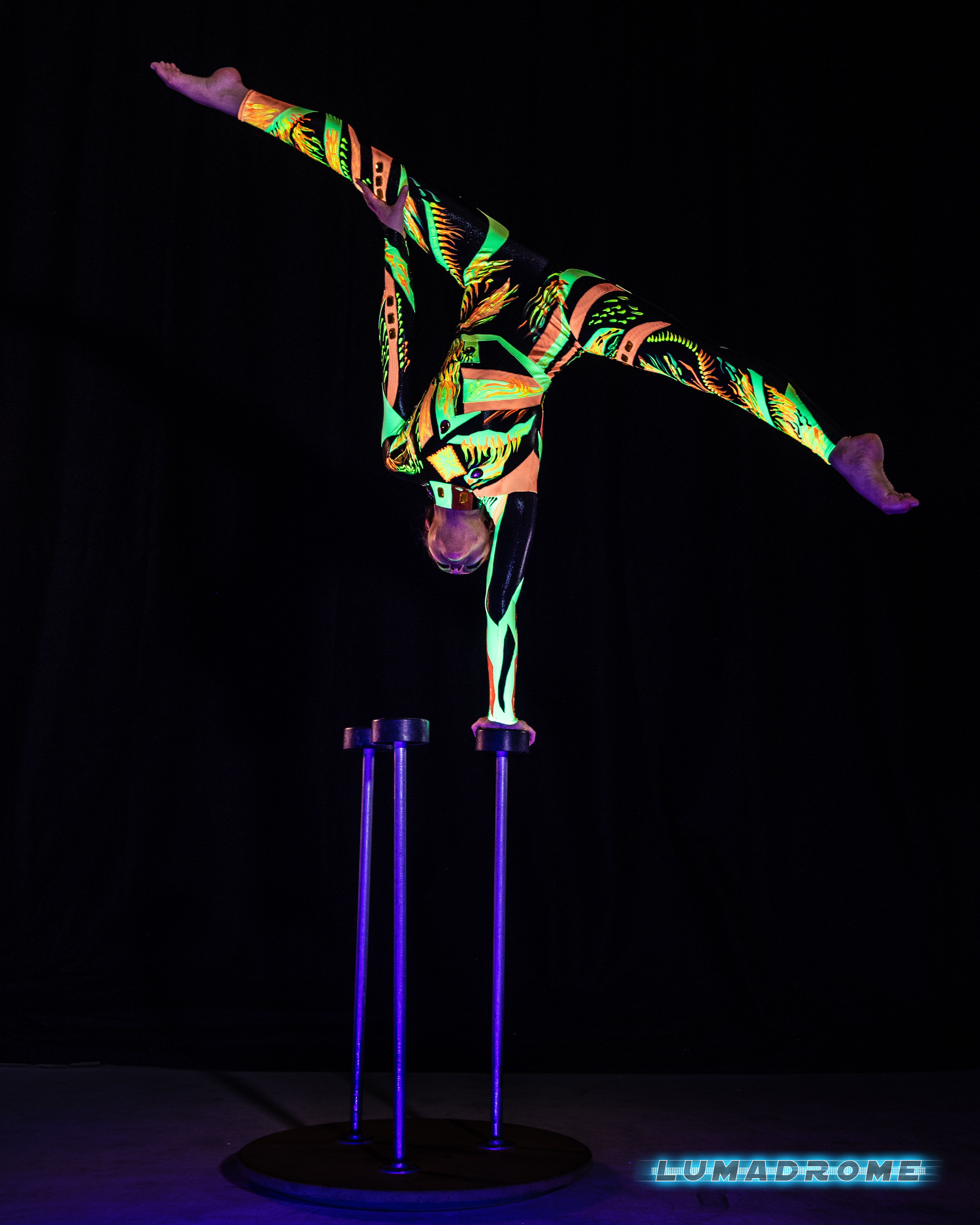 ROBOT CIRCUS – Experience LED Robots!