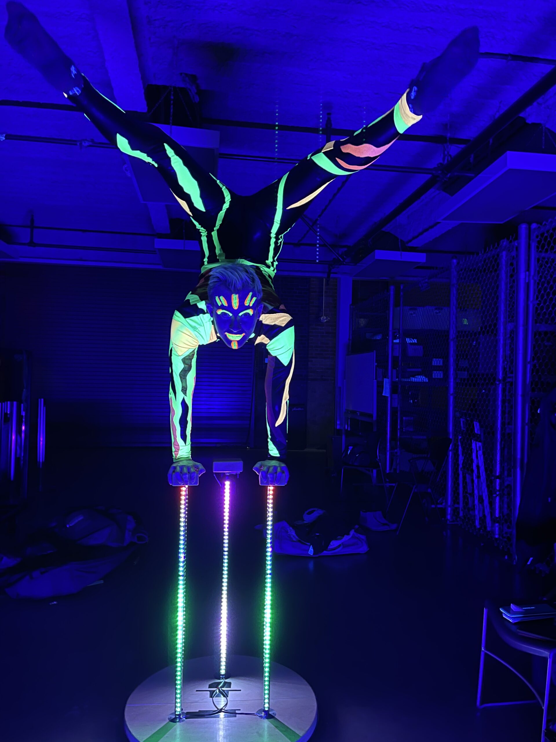 ROBOT CIRCUS – Experience LED Robots!