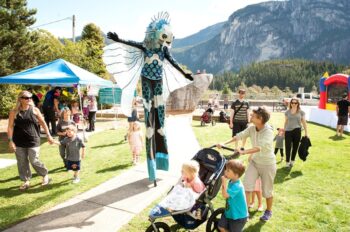 Stilt-Walkers