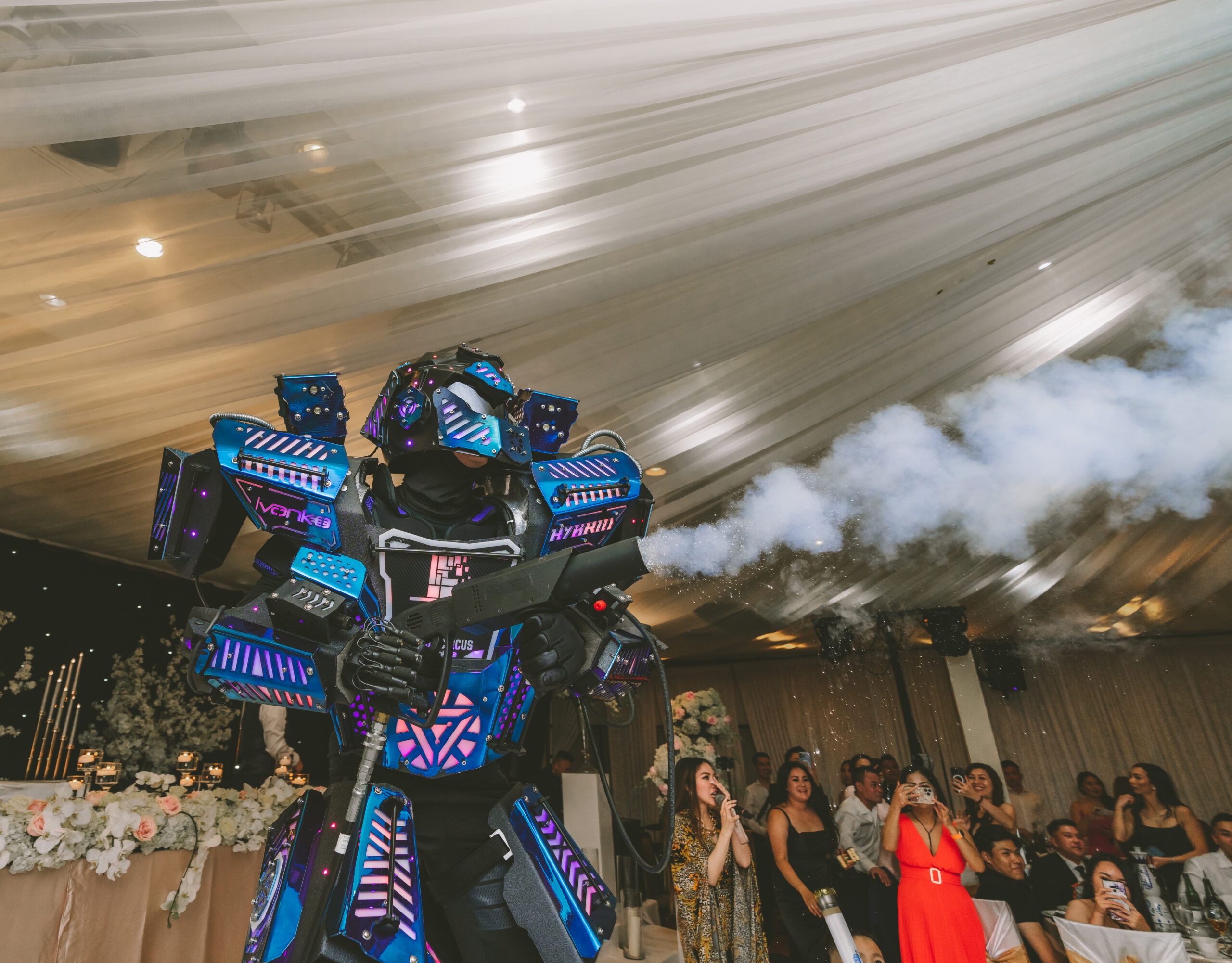 ROBOT CIRCUS – Experience LED Robots!
